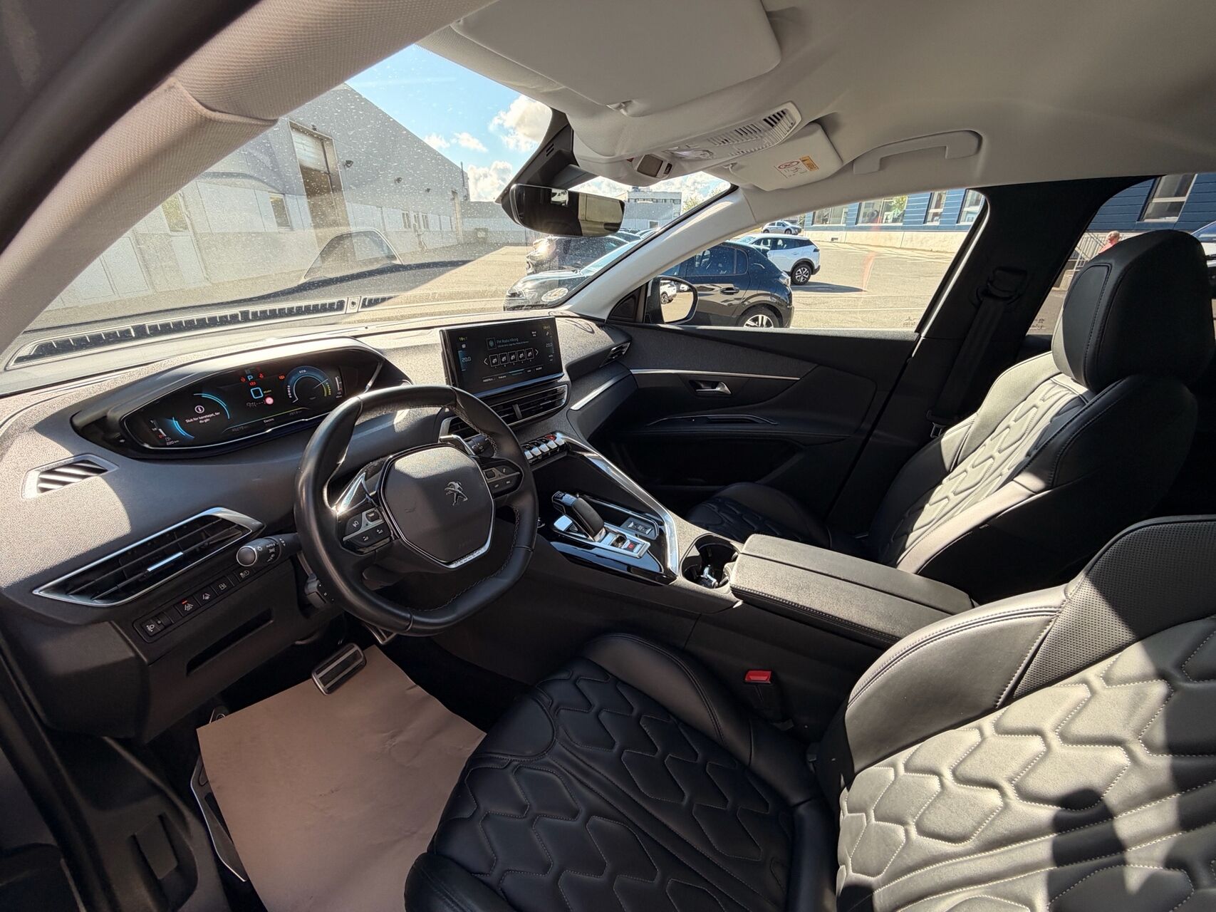 Billede af Peugeot 3008 1,6 PureTech  Plugin-hybrid Allure Pack LTD EAT8 225HK 5d 8g Aut.