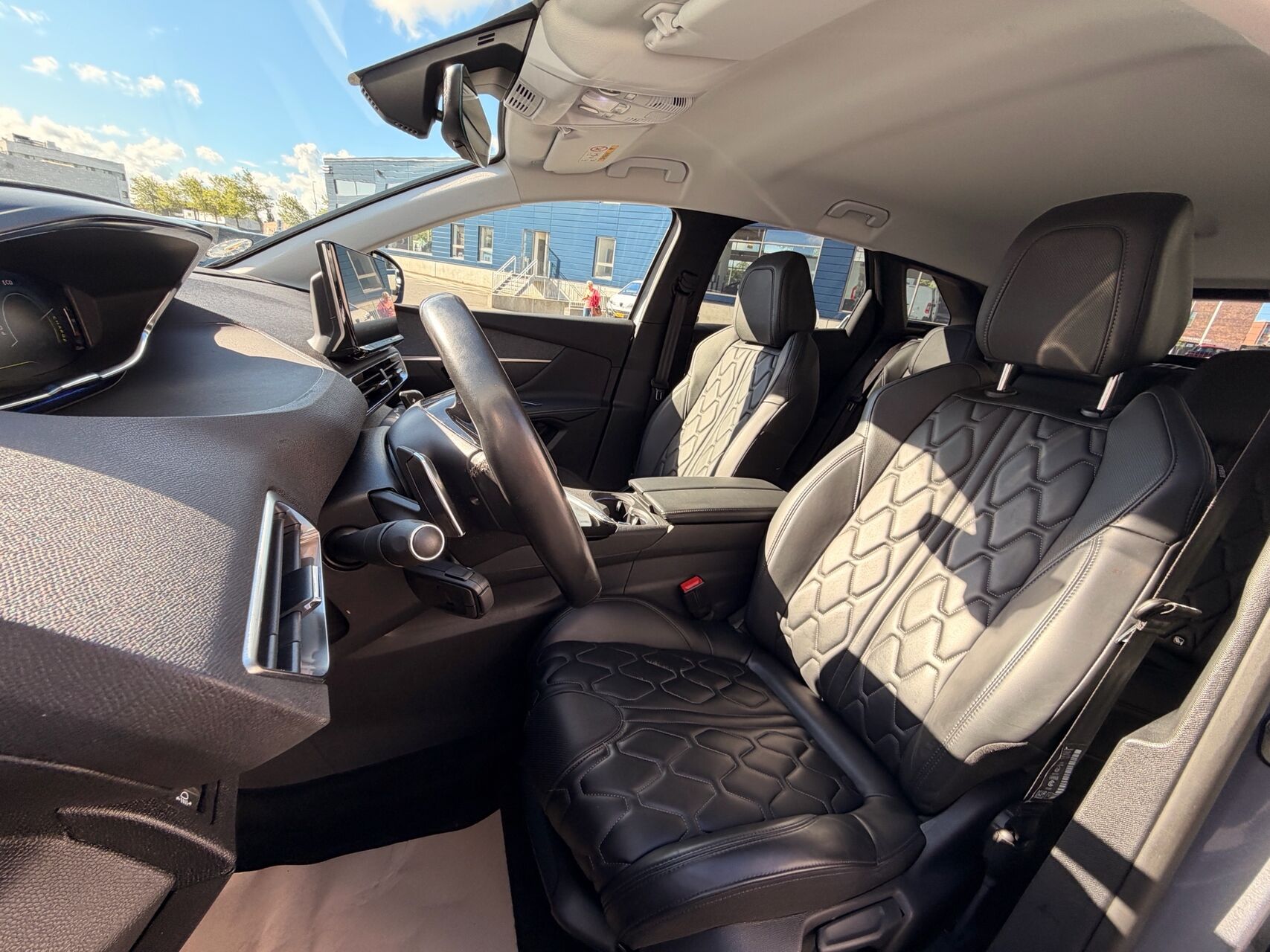 Billede af Peugeot 3008 1,6 PureTech  Plugin-hybrid Allure Pack LTD EAT8 225HK 5d 8g Aut.