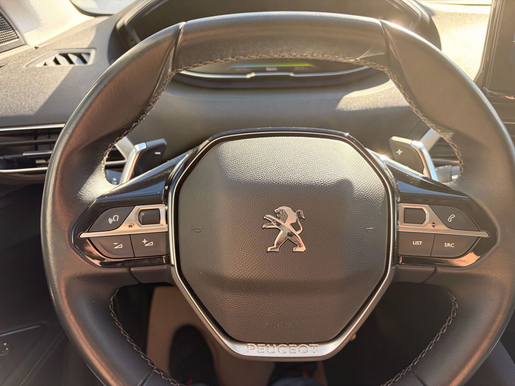 Billede af Peugeot 3008 1,6 PureTech  Plugin-hybrid Allure Pack LTD EAT8 225HK 5d 8g Aut.