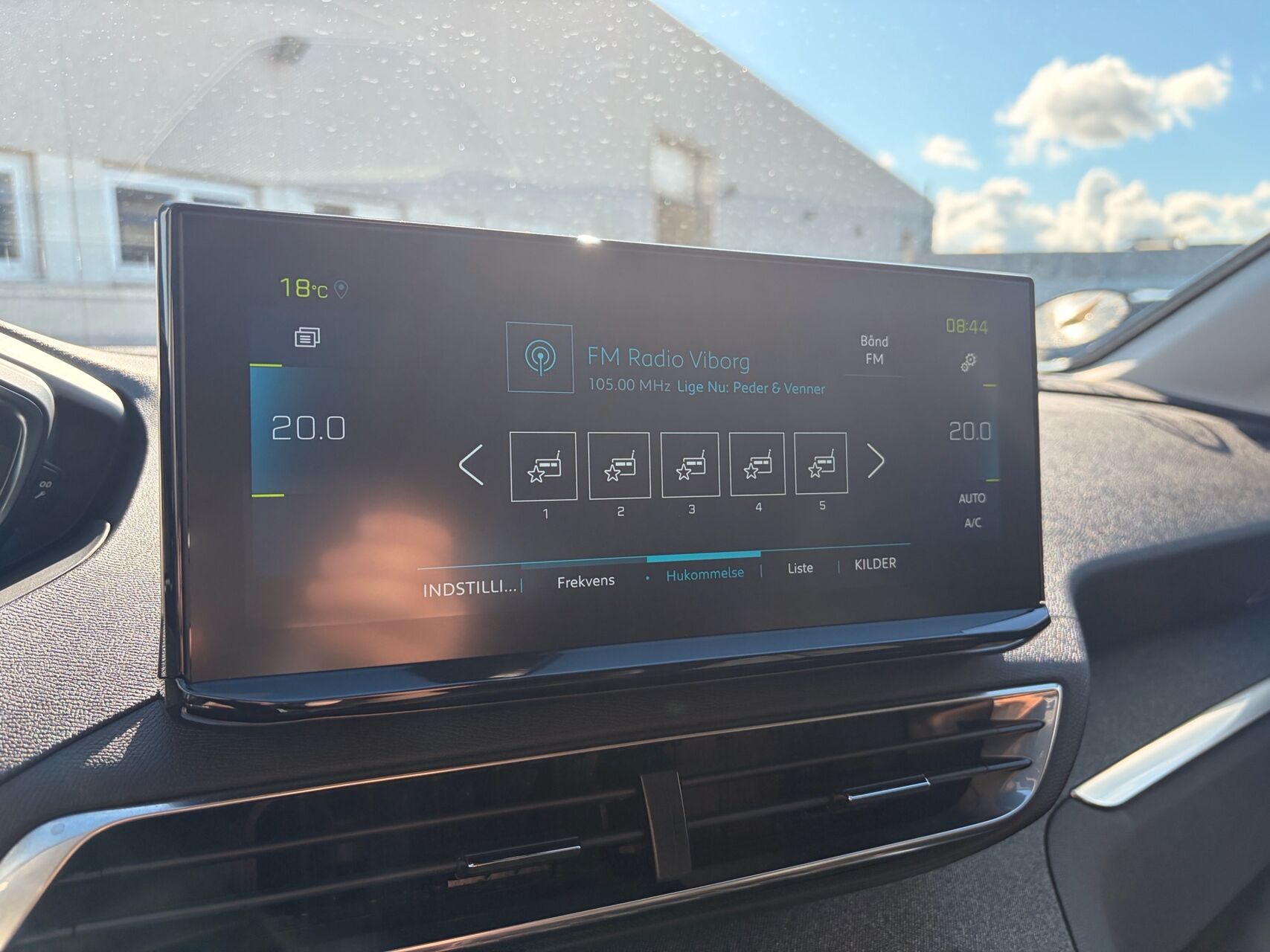Billede af Peugeot 3008 1,6 PureTech  Plugin-hybrid Allure Pack LTD EAT8 225HK 5d 8g Aut.