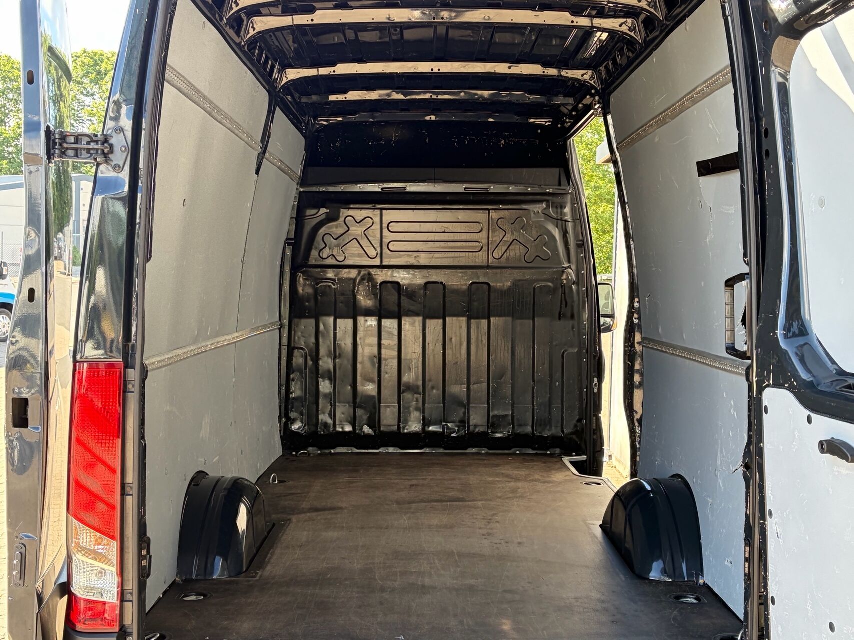 Billede af Iveco Daily 35S21 12m3 3,0 D Hi-Matic 210HK Van 8g Aut.