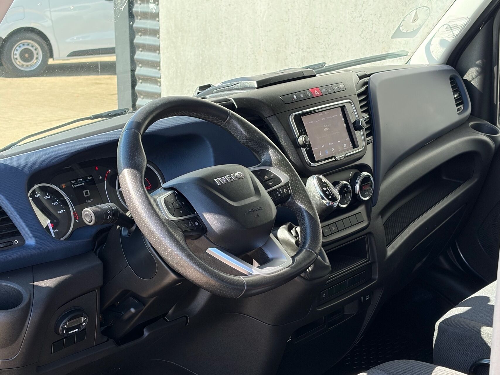 Billede af Iveco Daily 35S21 12m3 3,0 D Hi-Matic 210HK Van 8g Aut.