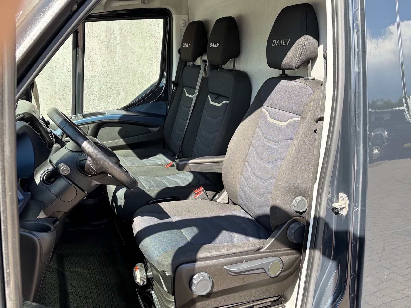 Billede af Iveco Daily 35S21 12m3 3,0 D Hi-Matic 210HK Van 8g Aut.