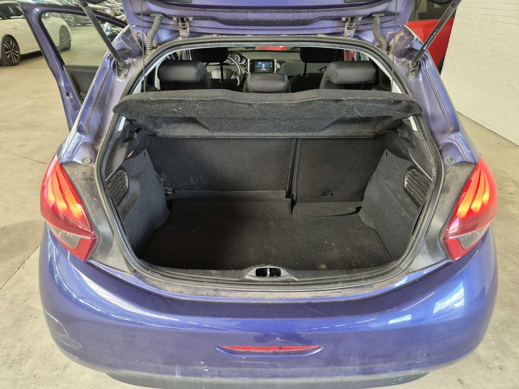 Billede af Peugeot 208 1,6 BlueHDi Envy Sky 100HK 5d