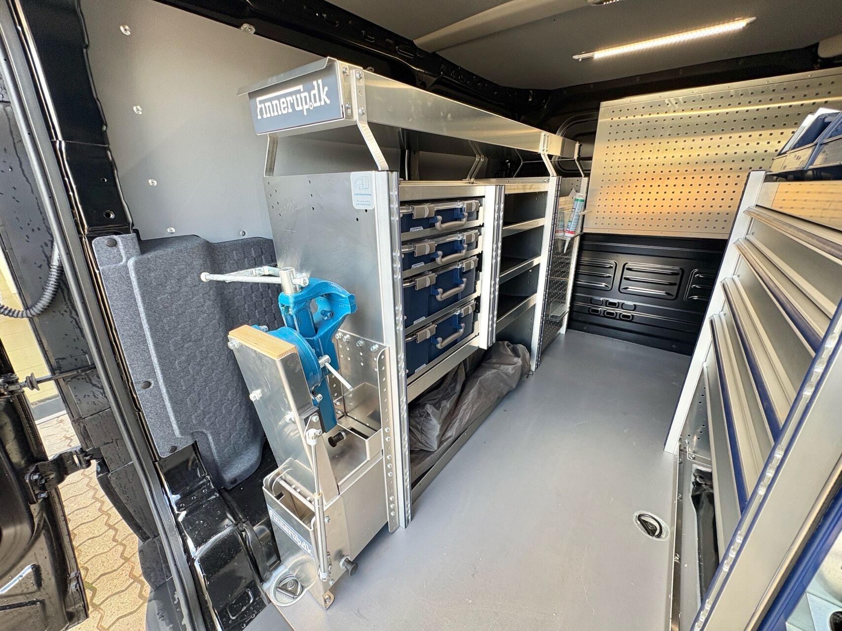 Billede af Kia PV5 Cargo L2H1 EL Long Range Work Pro 163HK Van Aut.
