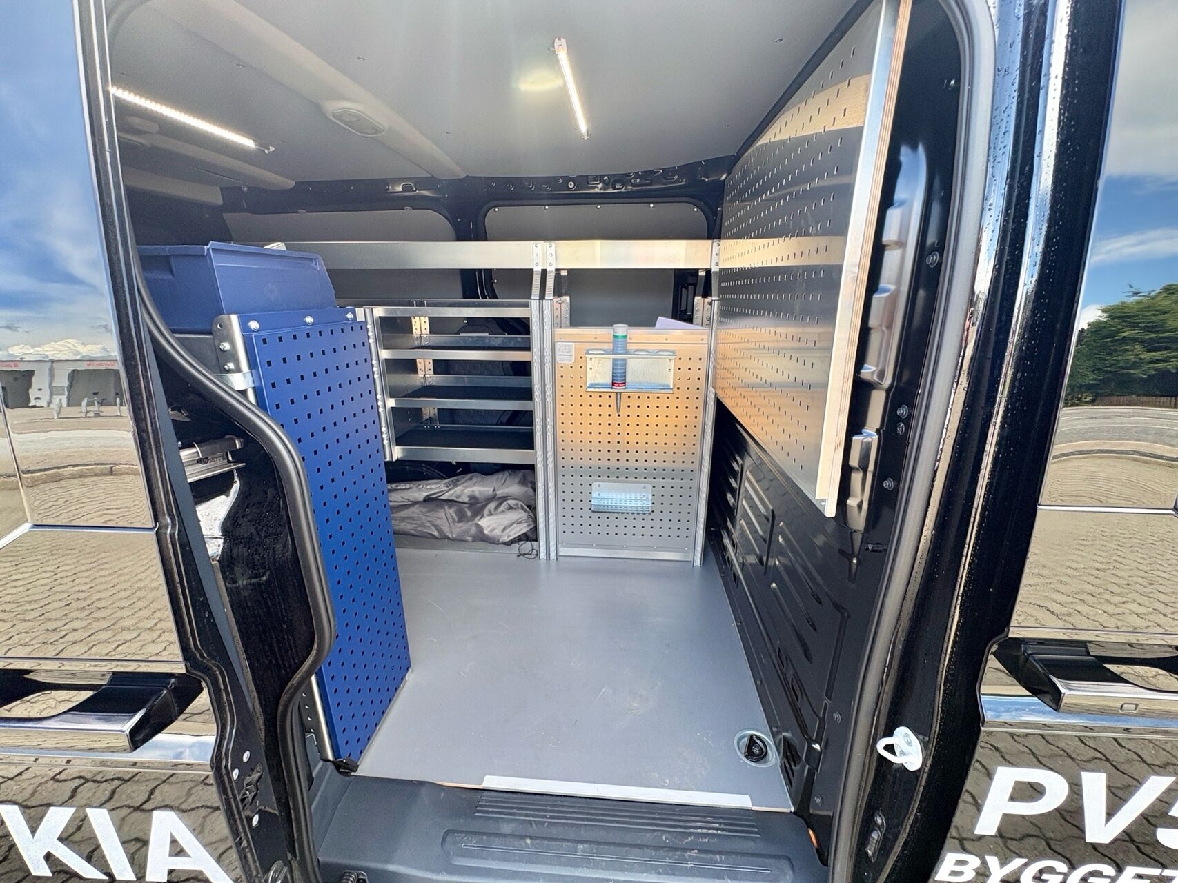 Billede af Kia PV5 Cargo L2H1 EL Long Range Work Pro 163HK Van Aut.