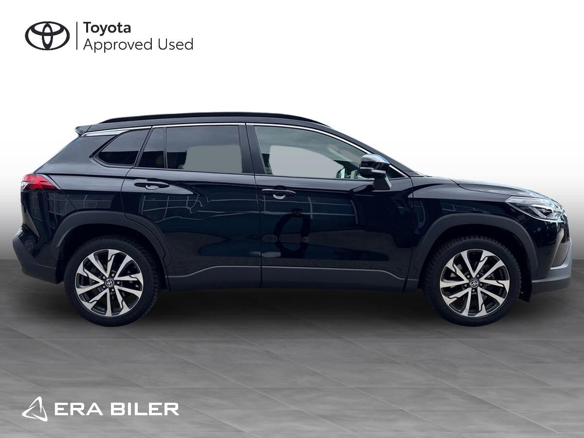 Billede af Toyota Corolla Cross 2,0 Hybrid Style Comfort E-CVT 197HK 5d Aut.