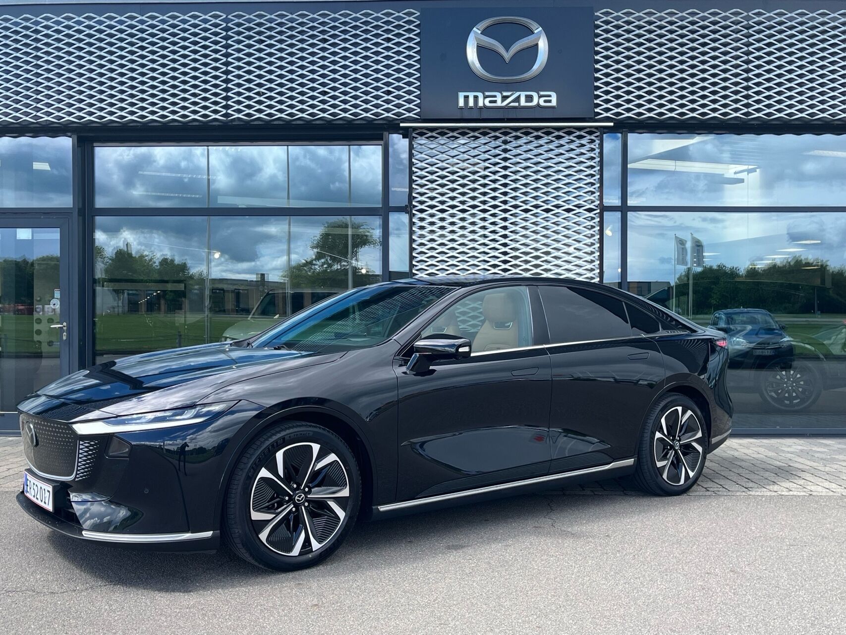 Billede af Mazda 6e EL Takumi Plus 245HK 5d Aut.