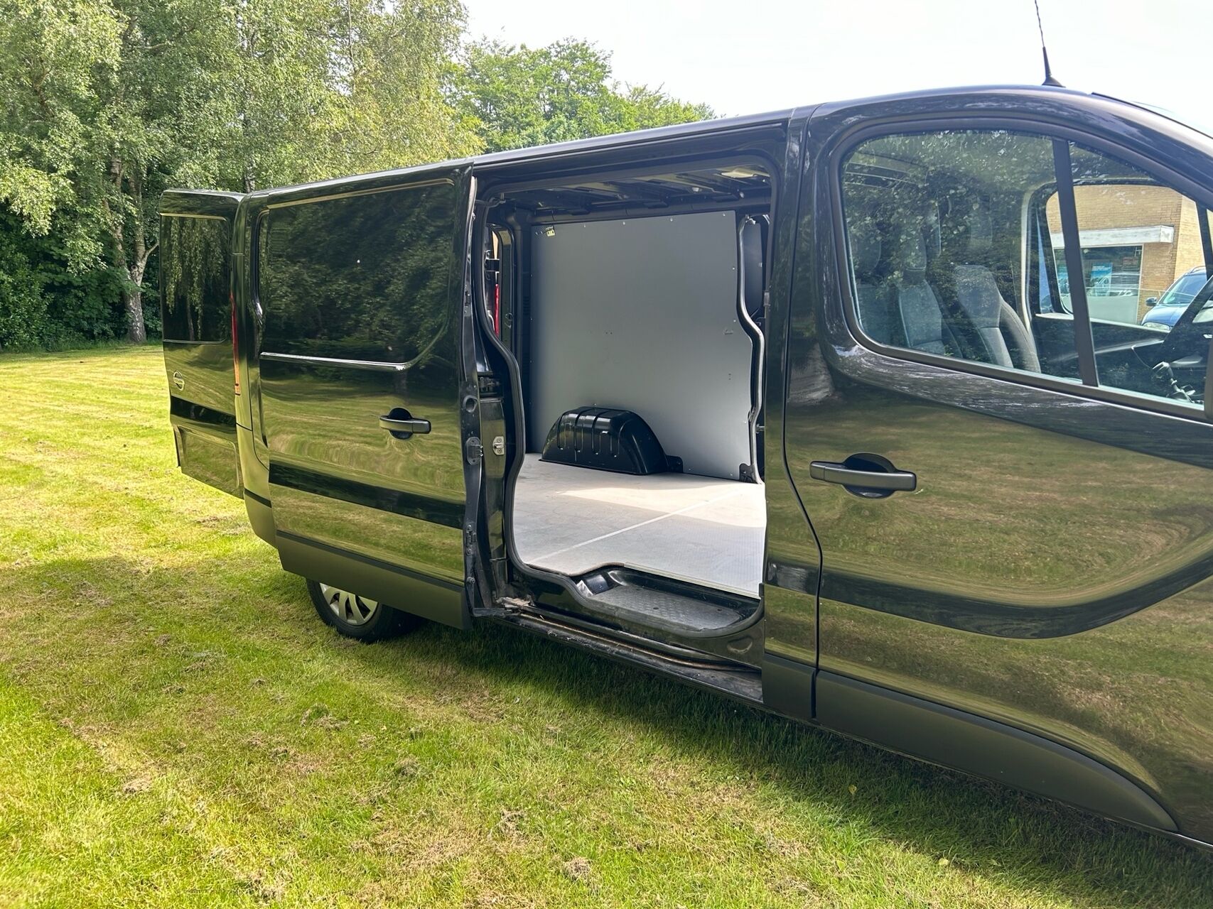 Billede af Nissan NV 300 L2H1 2,0 DCi Working Star 145HK Van 6g