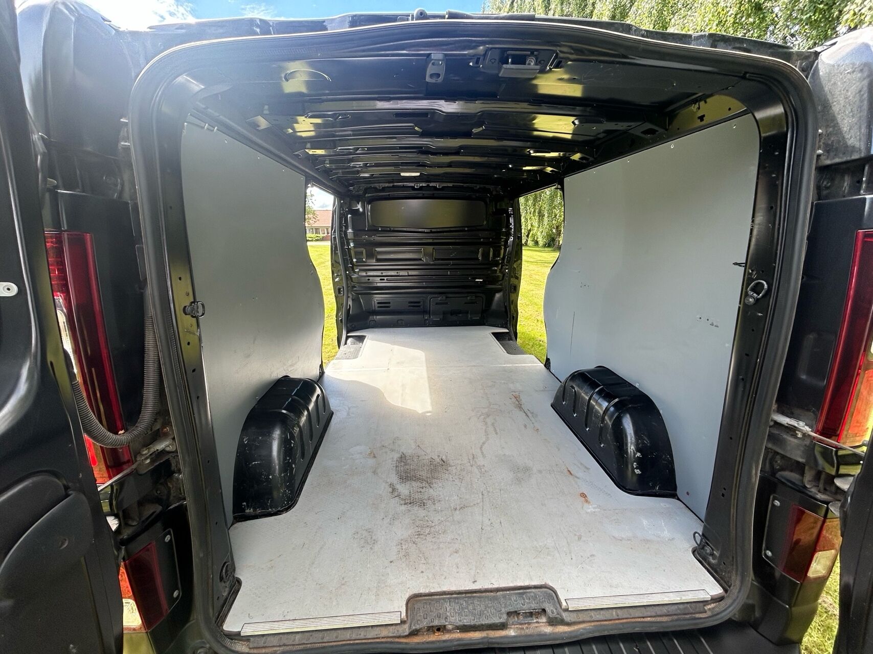Billede af Nissan NV 300 L2H1 2,0 DCi Working Star 145HK Van 6g