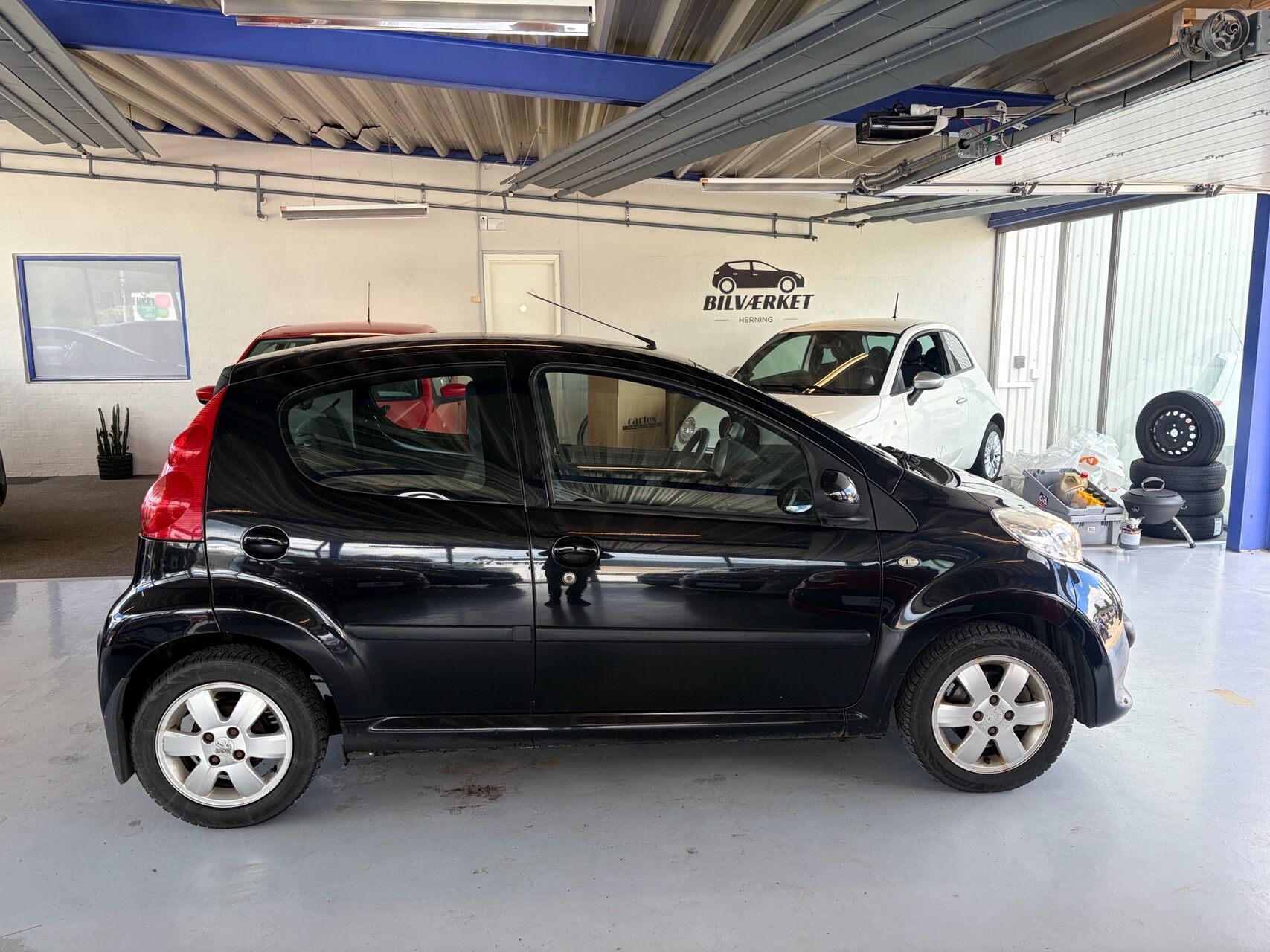 Billede af Peugeot 107 1,0 12V Urban 68HK 5d