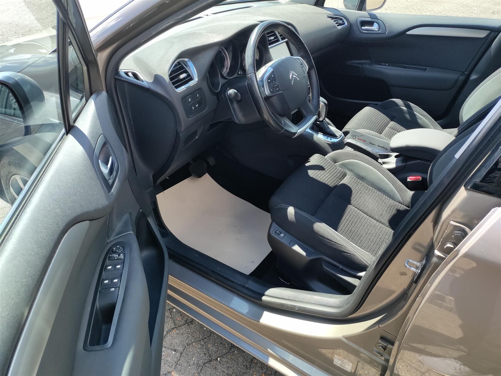 Billede af Citroën C4 1,6 Blue HDi Millesime EAT6 start/stop 120HK 5d 6g Aut.
