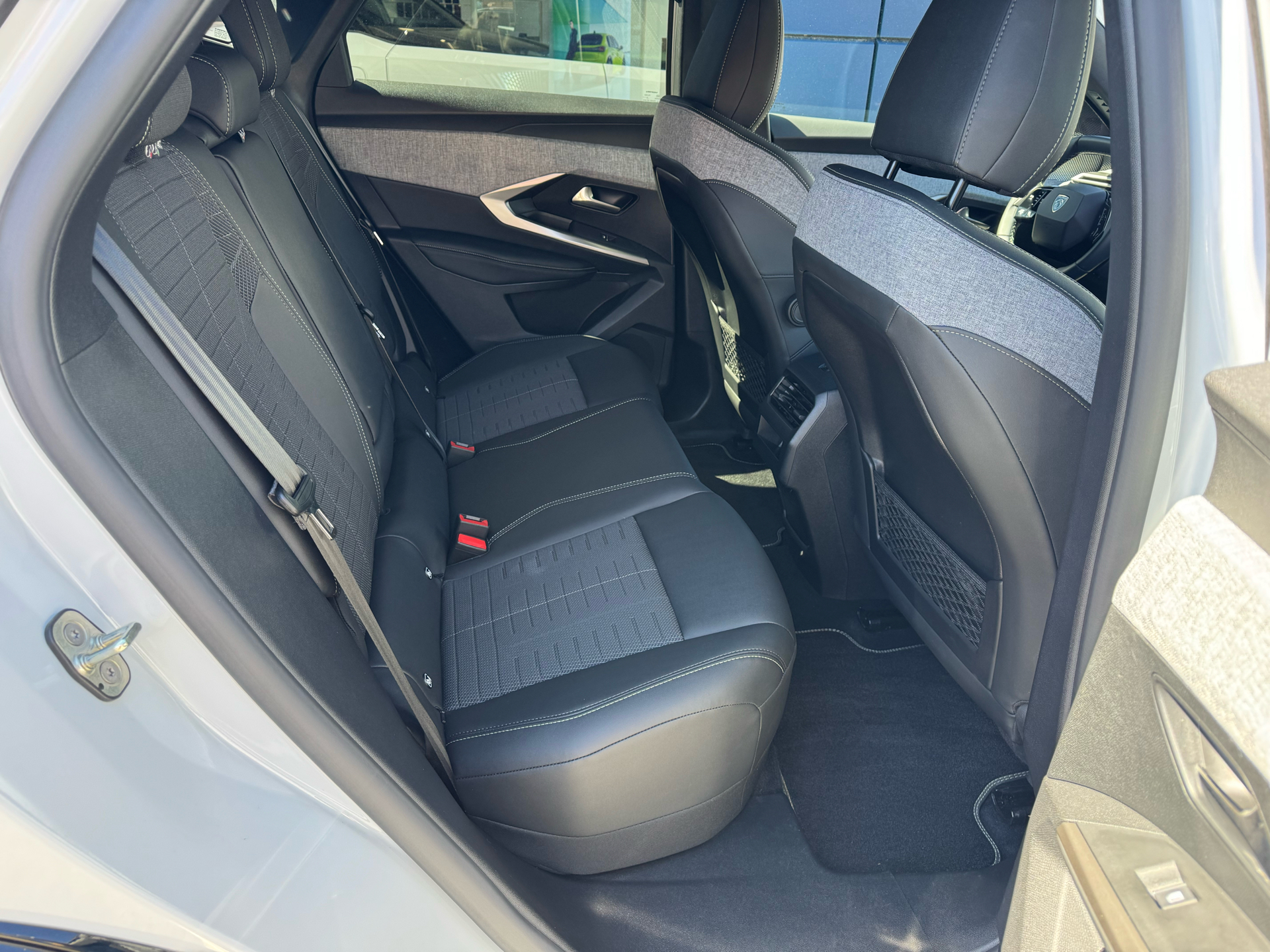 Billede af Peugeot e-3008 EL GT 210HK 5d Aut.