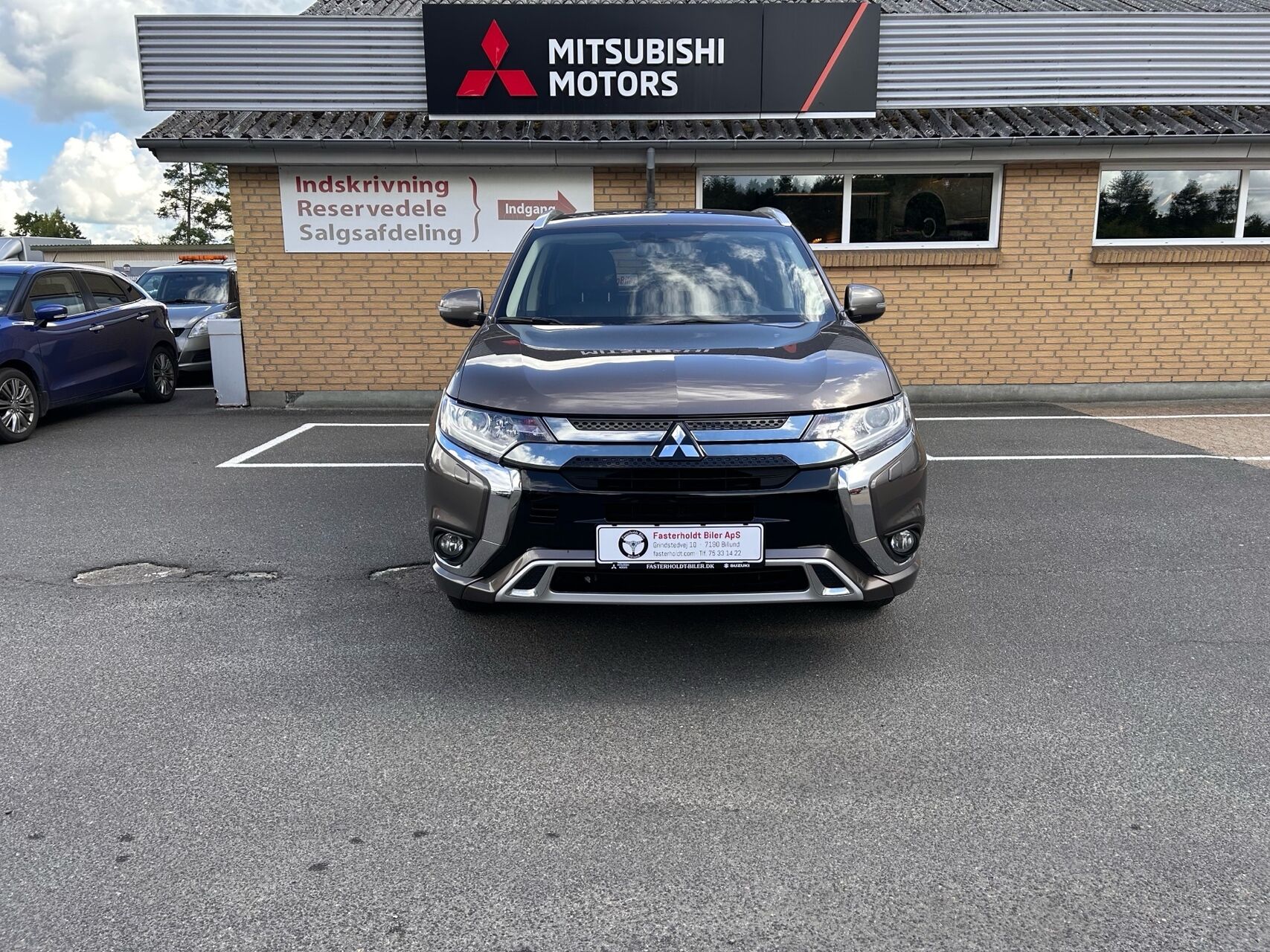 Billede af Mitsubishi Outlander 2,4 PHEV  Plugin-hybrid Inform+ 4WD 224HK 5d 6g Trinl. Gear