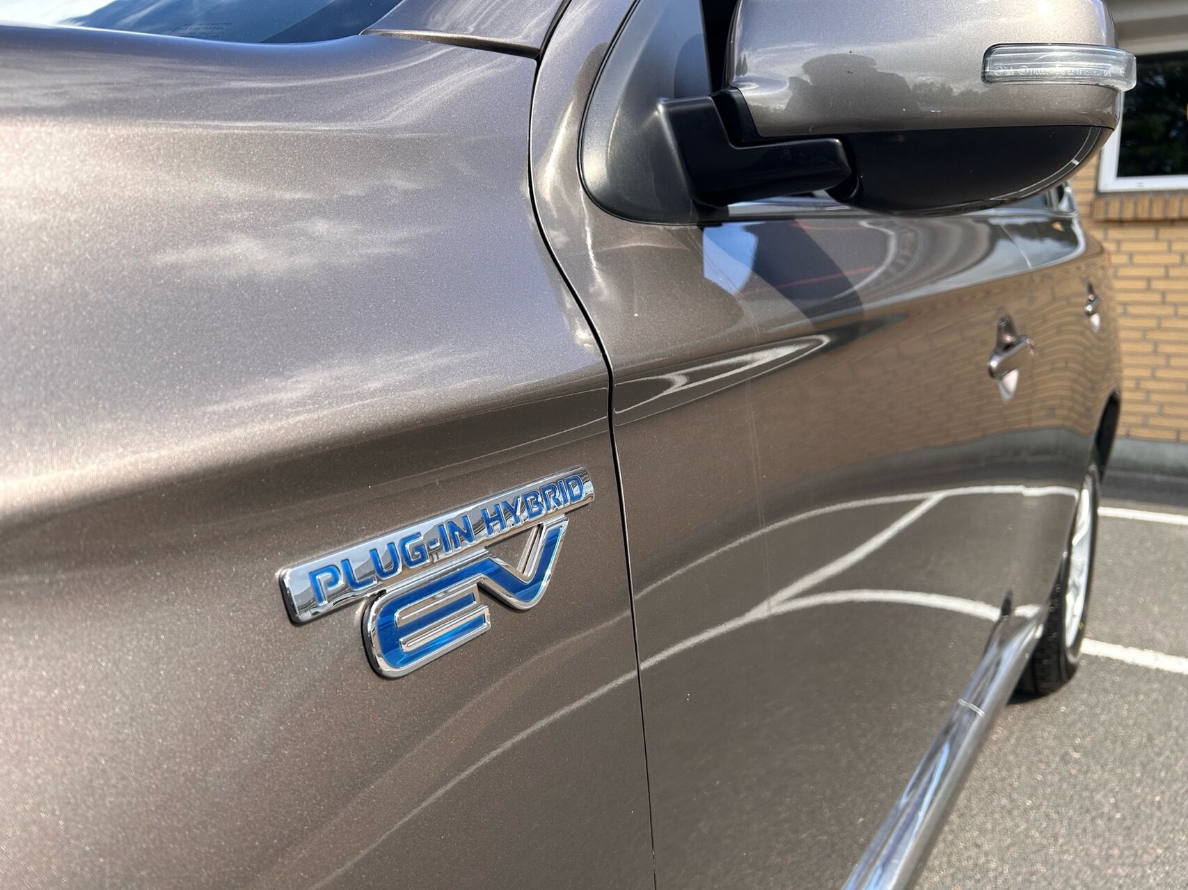 Billede af Mitsubishi Outlander 2,4 PHEV  Plugin-hybrid Inform+ 4WD 224HK 5d 6g Trinl. Gear