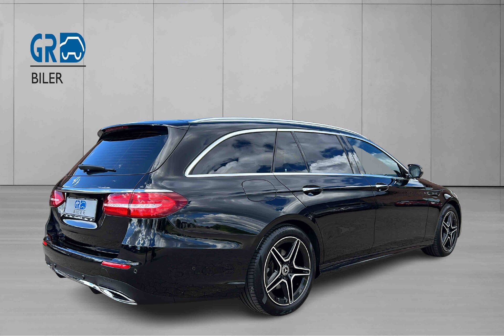 Billede af Mercedes-Benz E220 d T 2,0 D Business Edition Sportsstyle 9G-Tronic 194HK Stc Aut.