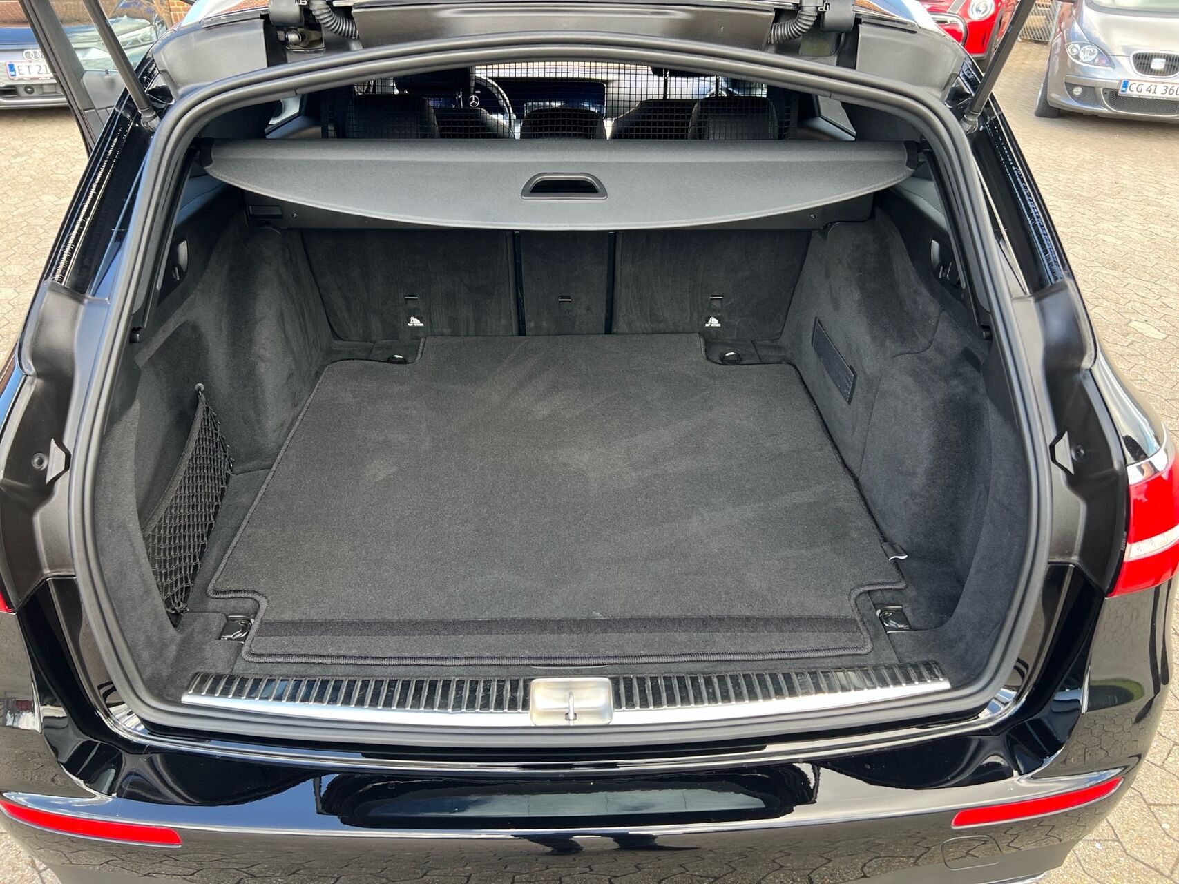 Billede af Mercedes-Benz E220 d T 2,0 D Business Edition Sportsstyle 9G-Tronic 194HK Stc Aut.