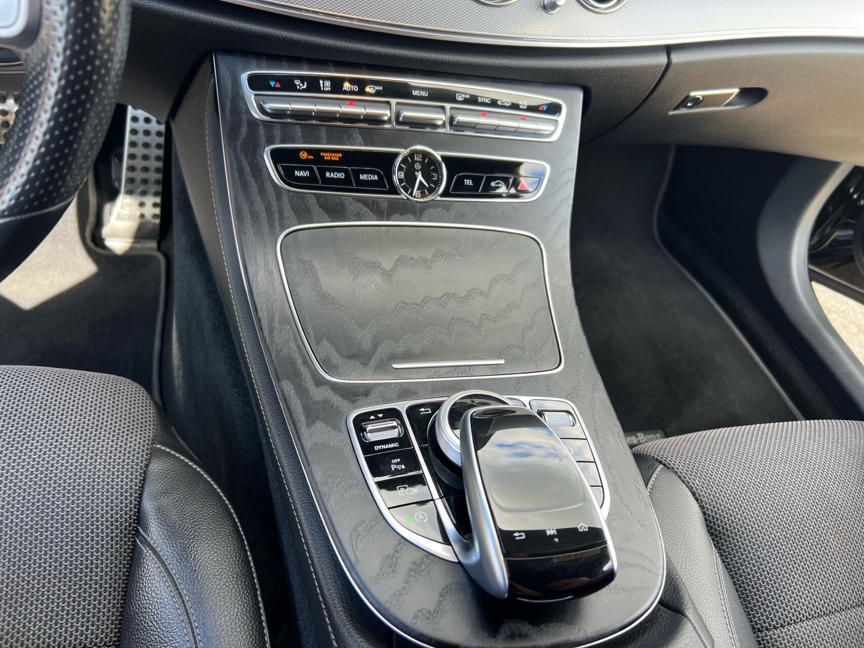 Billede af Mercedes-Benz E220 d T 2,0 D Business Edition Sportsstyle 9G-Tronic 194HK Stc Aut.