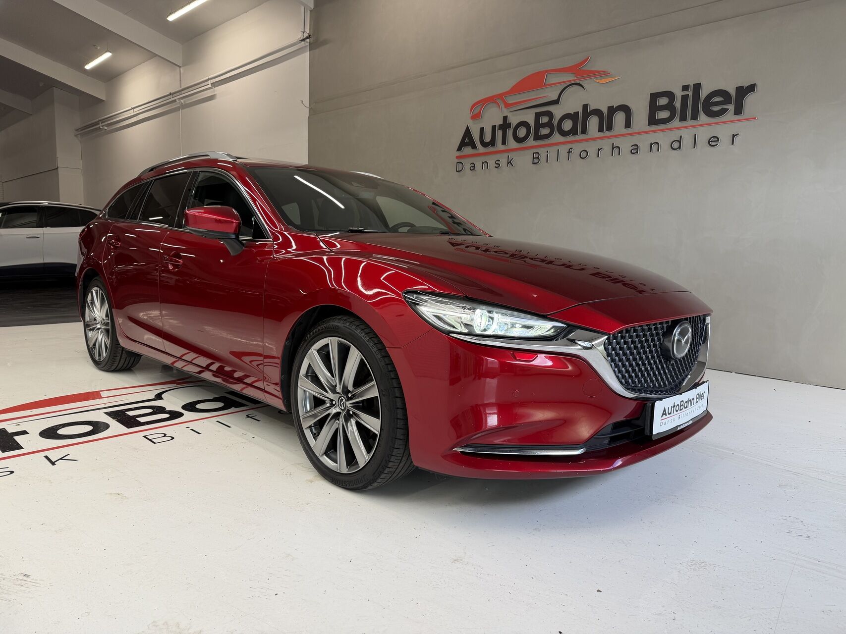 Billede af Mazda 6 2,2 Skyactiv-D Optimum m. Luxury Pack 184HK Stc 6g Aut.