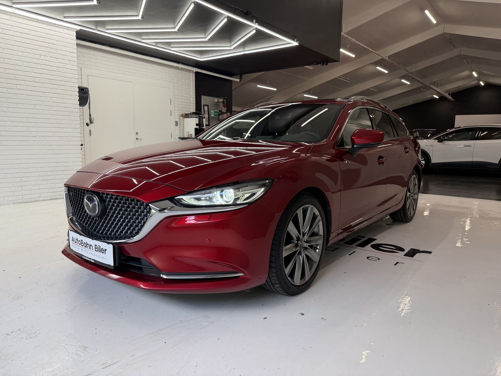Billede af Mazda 6 2,2 Skyactiv-D Optimum m. Luxury Pack 184HK Stc 6g Aut.