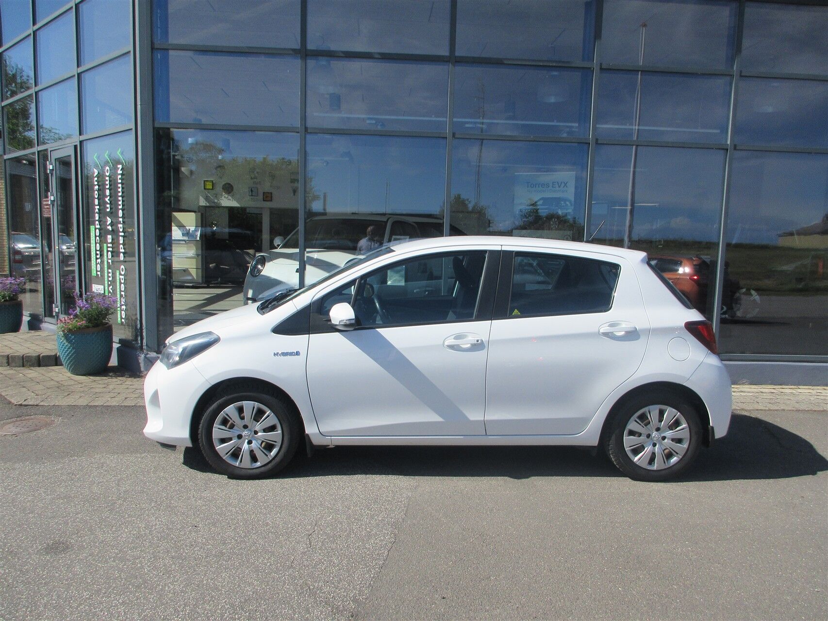 Billede af Toyota Yaris 1,5 Hybrid H2 E-CVT 100HK 5d Trinl. Gear