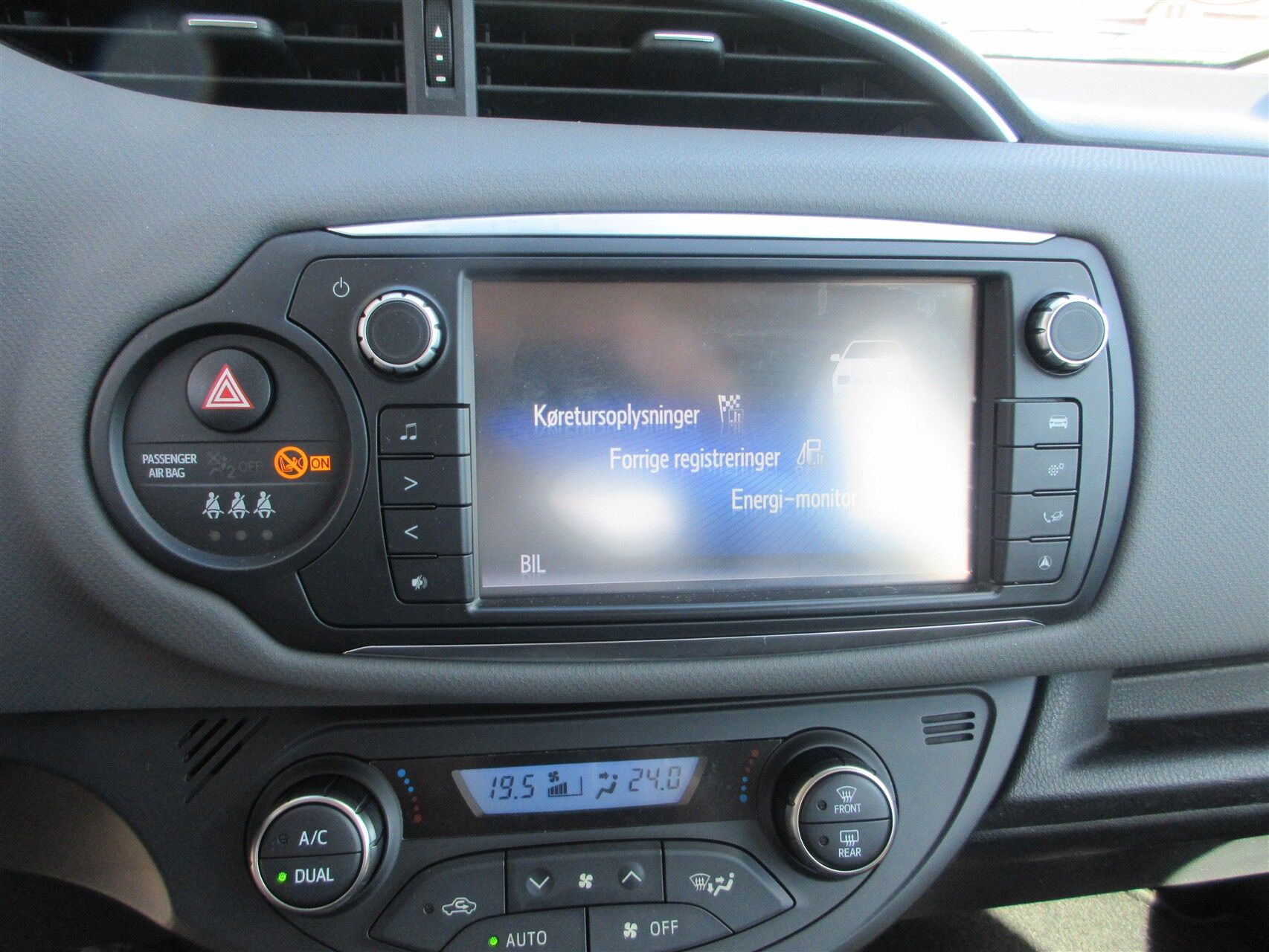 Billede af Toyota Yaris 1,5 Hybrid H2 E-CVT 100HK 5d Trinl. Gear