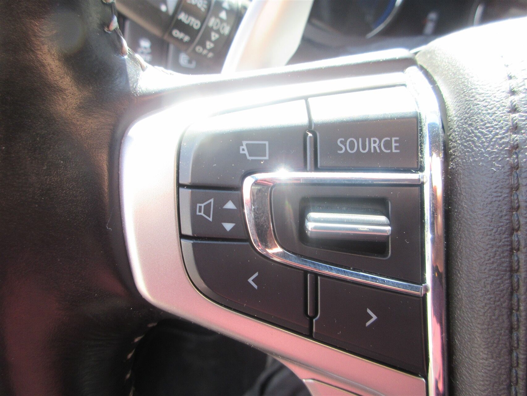Billede af Mitsubishi Outlander 2,4 PHEV  Plugin-hybrid Instyle S-Edition 4WD 224HK 5d 6g Trinl. Gear