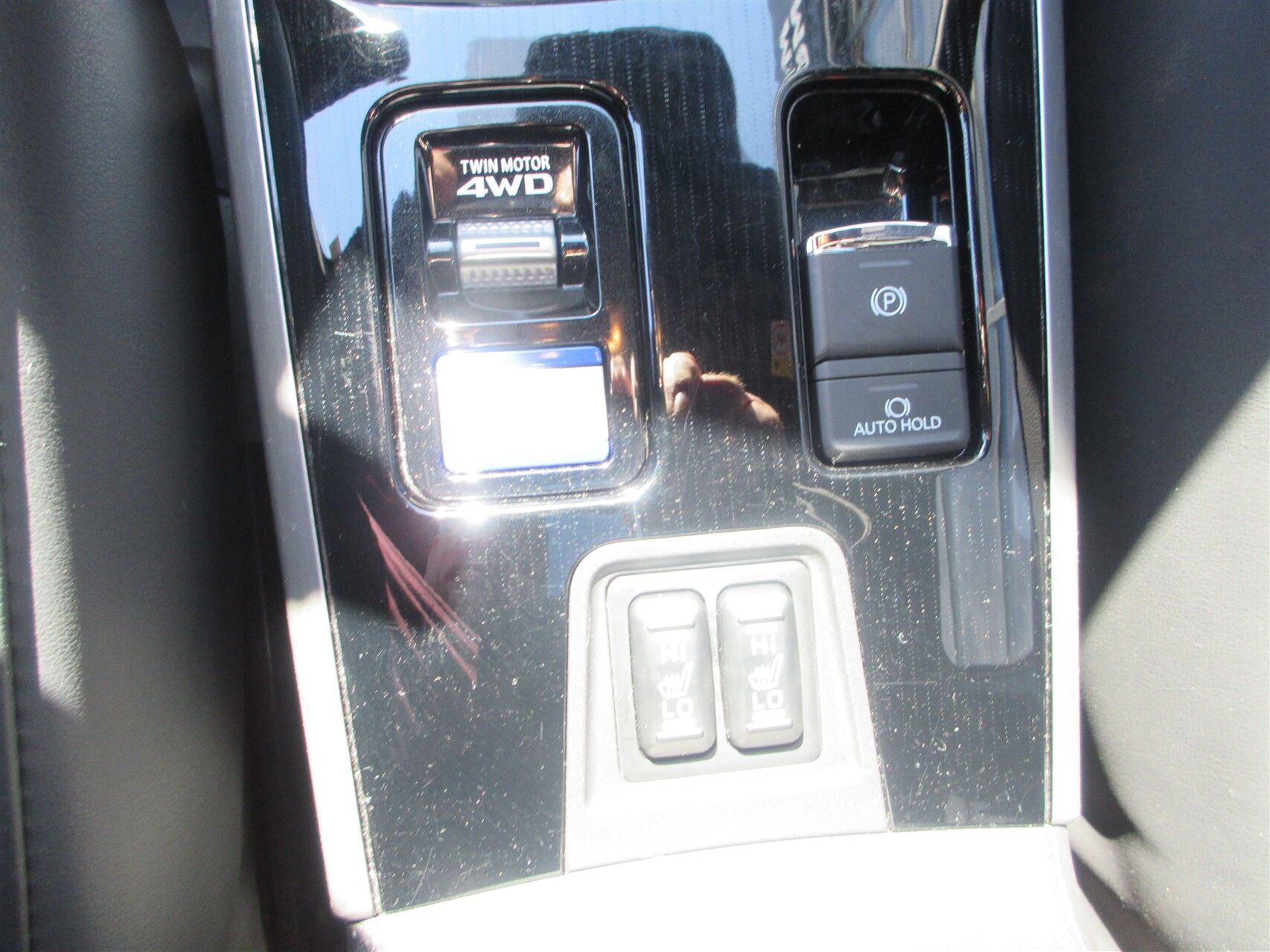 Billede af Mitsubishi Outlander 2,4 PHEV  Plugin-hybrid Instyle S-Edition 4WD 224HK 5d 6g Trinl. Gear