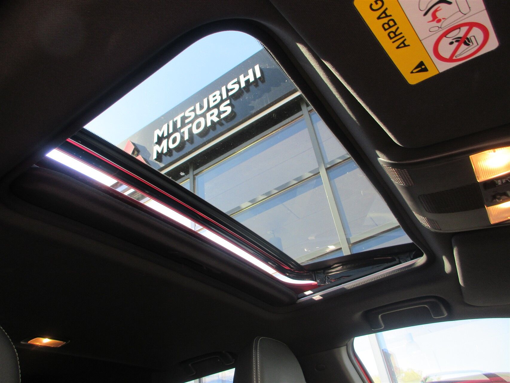 Billede af Mitsubishi Outlander 2,4 PHEV  Plugin-hybrid Instyle S-Edition 4WD 224HK 5d 6g Trinl. Gear