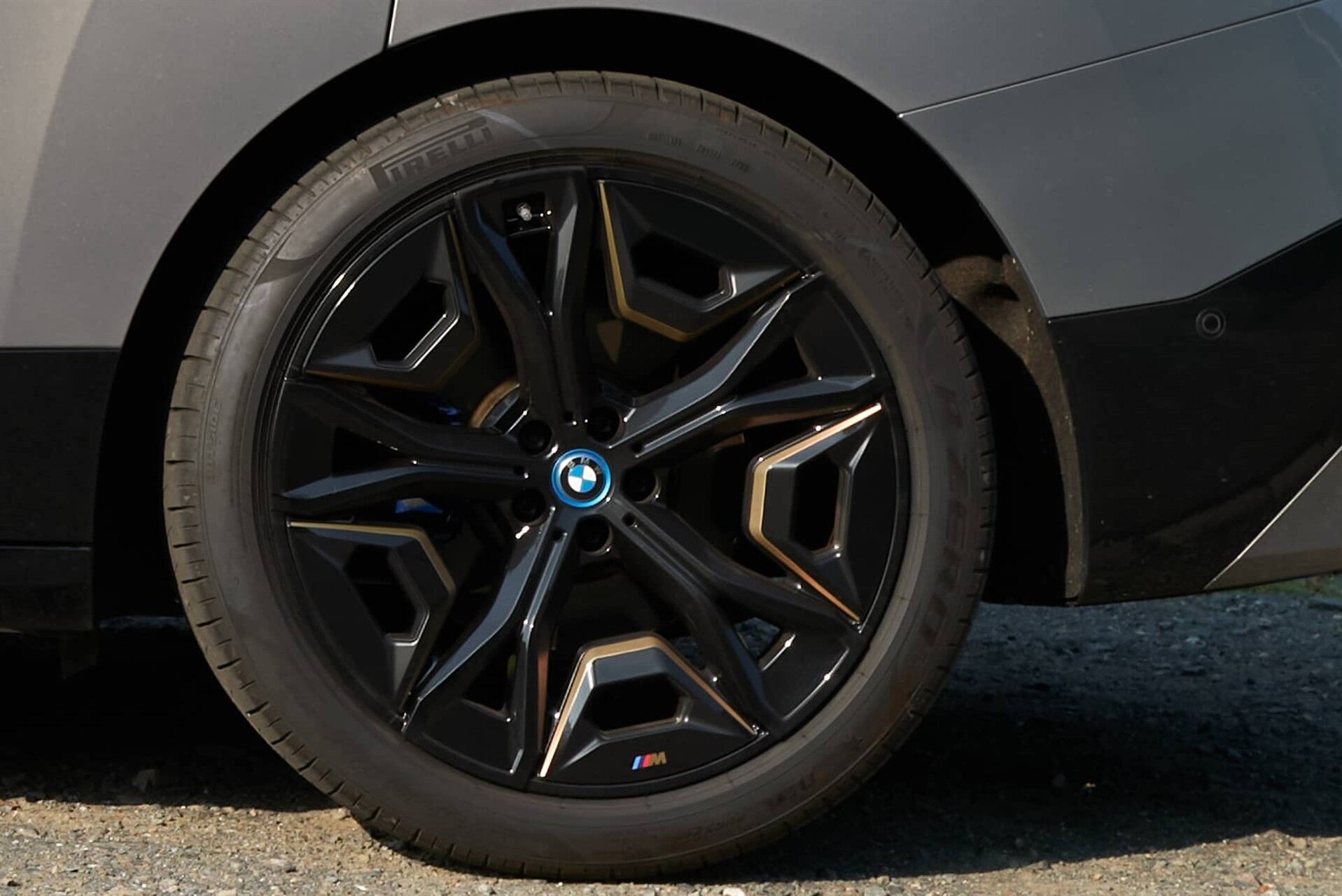 Billede af BMW iX 40 Fully Charged Sport XDrive 326HK 5d Aut. 