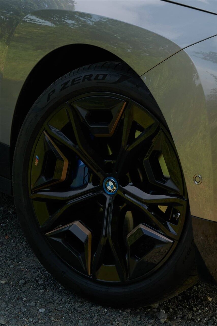Billede af BMW iX 40 Fully Charged Sport XDrive 326HK 5d Aut. 