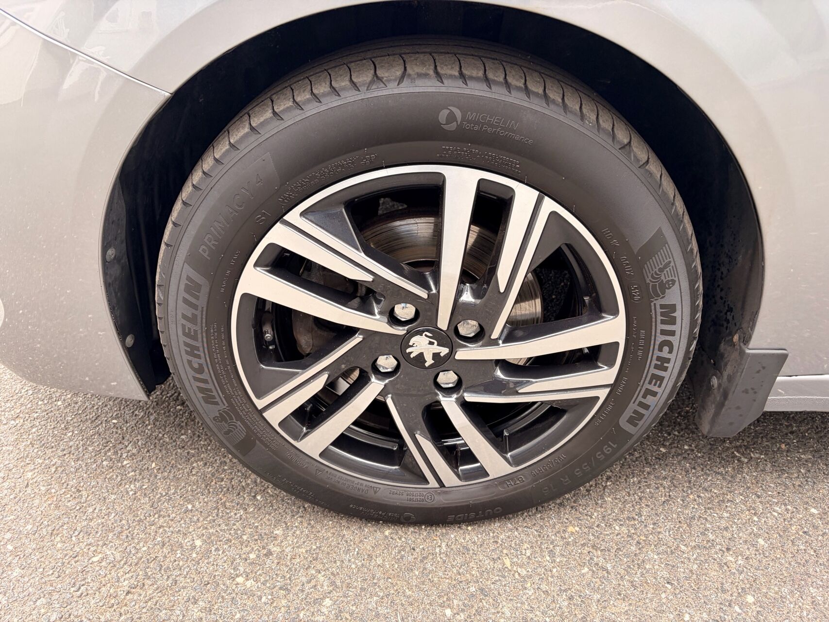 Billede af Peugeot 208 1,2 PureTech Allure 100HK 5d 6g