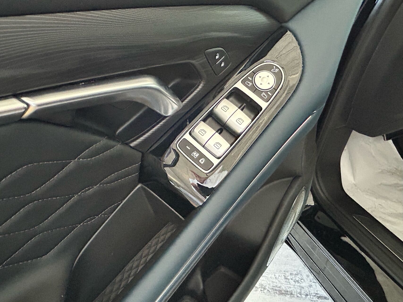 Billede af Voyah Free EL First Edition Platinium AWD 489HK 5d Aut.