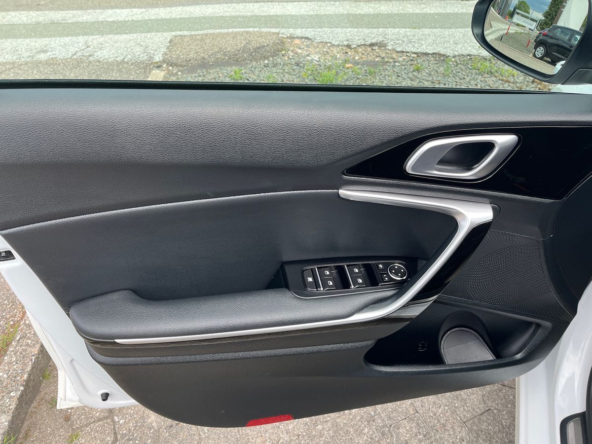 Billede af Kia Ceed SW 1,6 GDI PHEV  Plugin-hybrid Prestige DCT 141HK Stc 6g Aut.