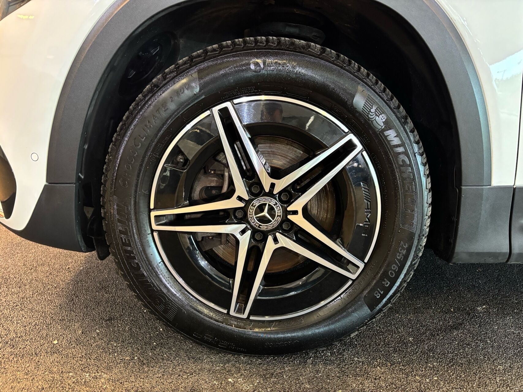 Billede af Mercedes-Benz EQB 300 EL AMG Line 4Matic 228HK 5d Aut.
