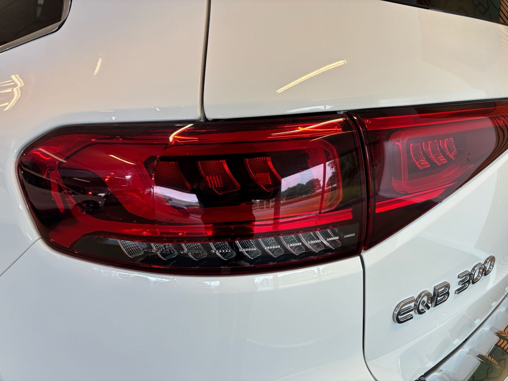 Billede af Mercedes-Benz EQB 300 EL AMG Line 4Matic 228HK 5d Aut.
