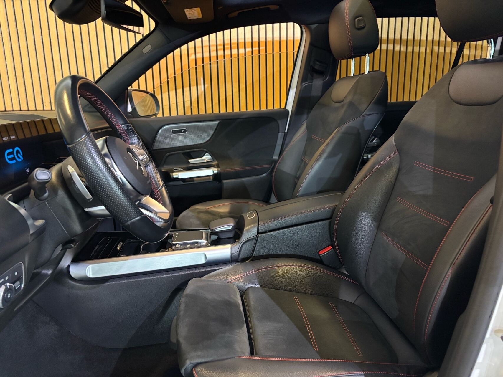 Billede af Mercedes-Benz EQB 300 EL AMG Line 4Matic 228HK 5d Aut.