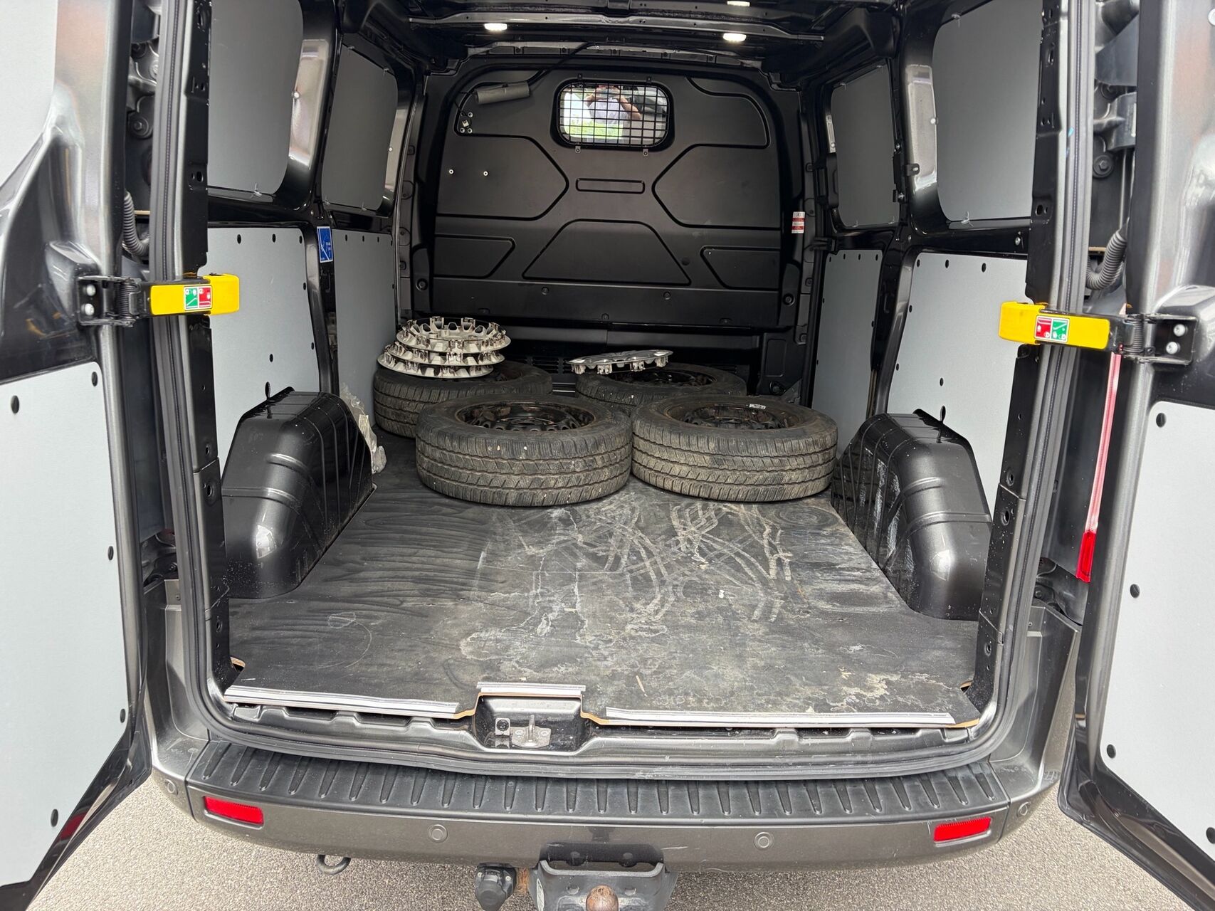 Billede af Ford Transit Custom 340 L1H1 2,0 TDCi Limited 170HK Van 6g Aut.