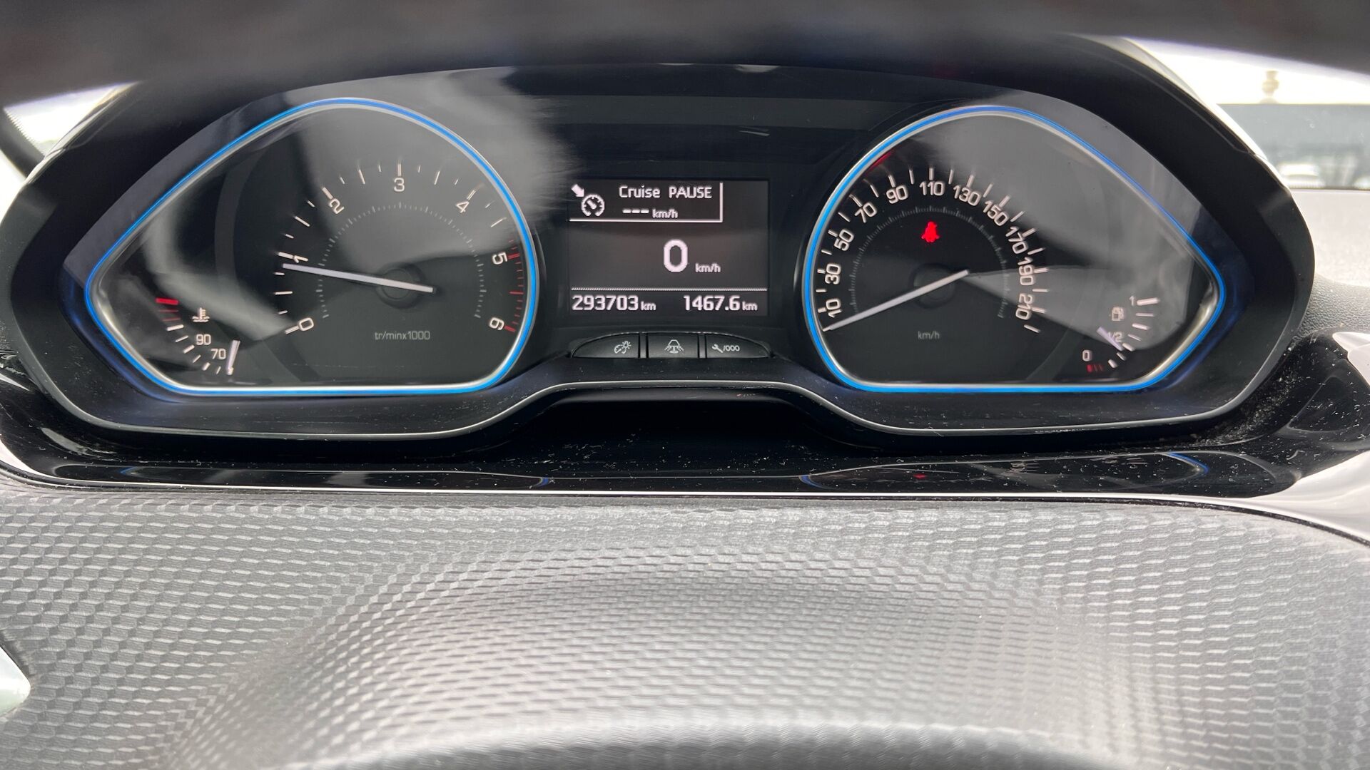 Billede af Peugeot 2008 1,6 BlueHDi Desire Sky 100HK