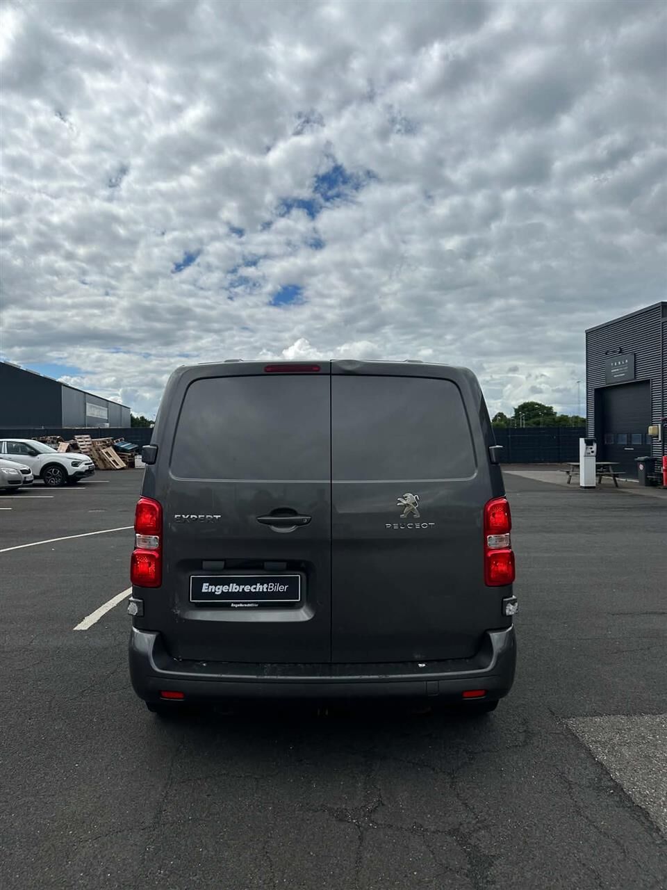 Billede af Peugeot Expert L2 2,0 BlueHDi Plus EAT6 180HK Van 6g Aut.