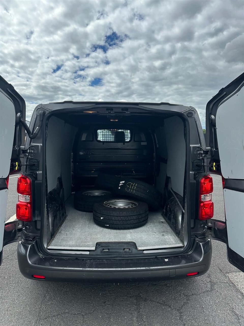 Billede af Peugeot Expert L2 2,0 BlueHDi Plus EAT6 180HK Van 6g Aut.