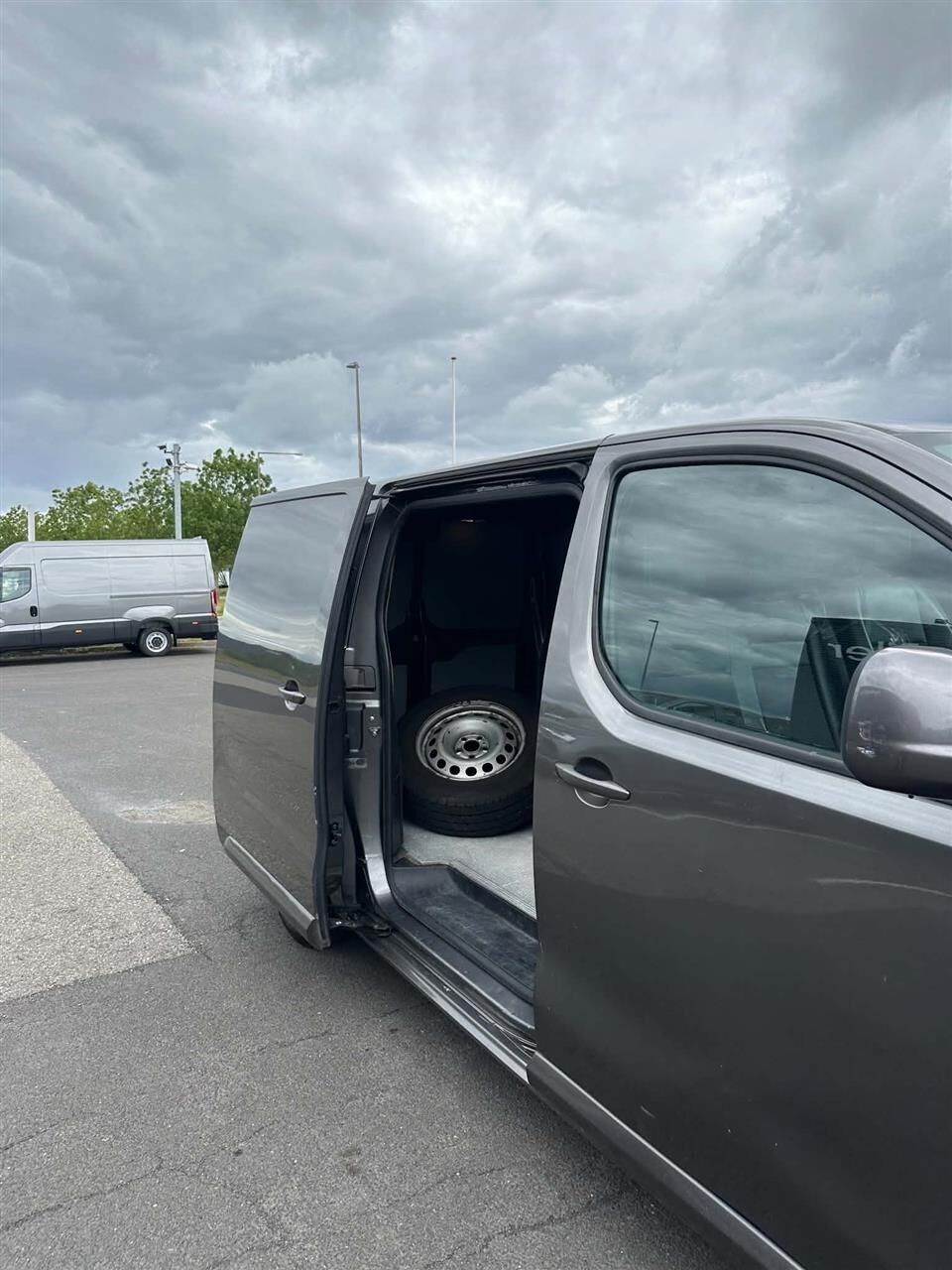 Billede af Peugeot Expert L2 2,0 BlueHDi Plus EAT6 180HK Van 6g Aut.