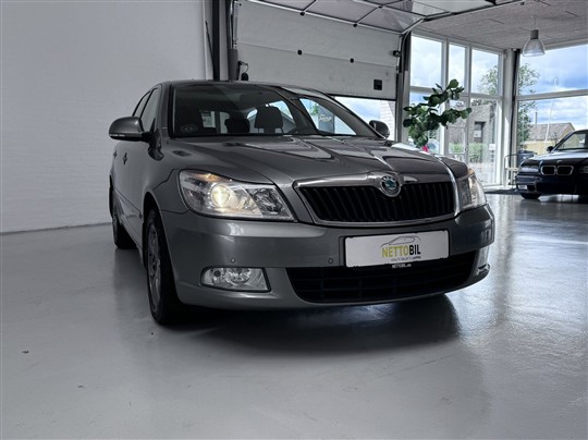 Skoda Octavia Combi 1,6 Commonrail DPF Elegance 105HK Stc