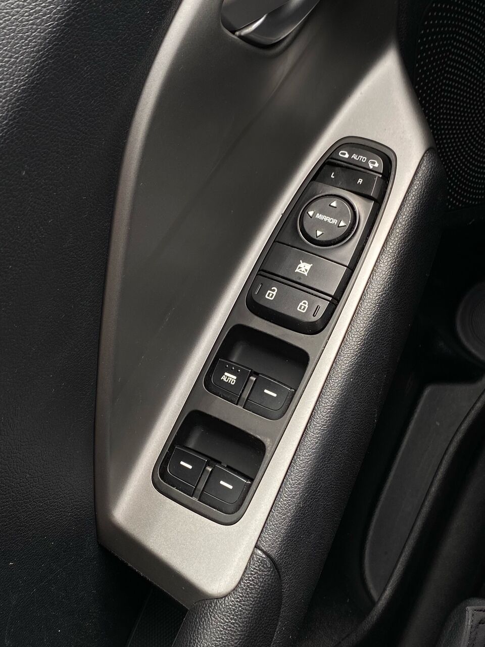 Billede af Kia Niro 1,6 GDI HEV  Hybrid Attraction DCT 141HK 5d 6g Aut.