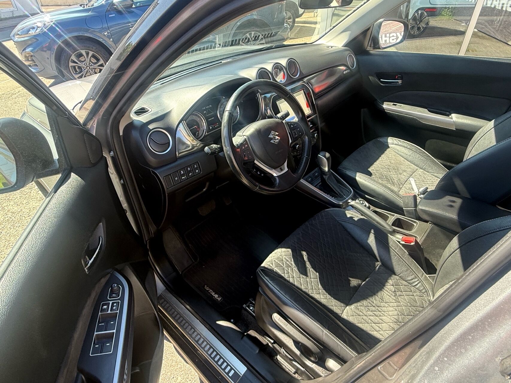 Billede af Suzuki Vitara 1,4 Boosterjet  Mild hybrid Adventure AllGrip 129HK 5d 6g Aut.