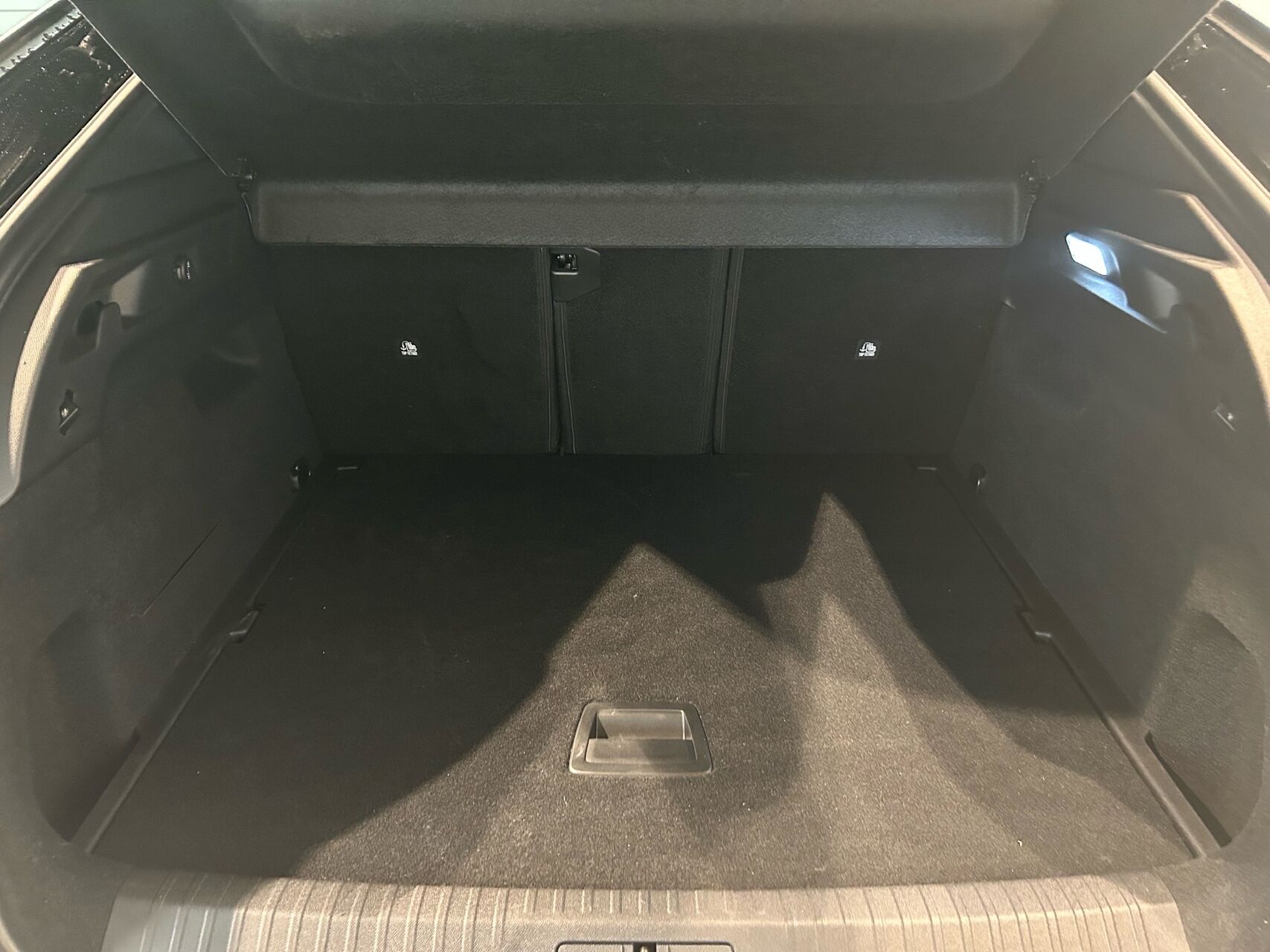 Billede af Peugeot e-3008 EL GT Pack 210HK 5d Aut.