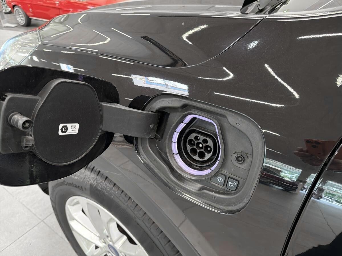 Billede af Ford Kuga 2,5 Plugin-hybrid Titanium X CVT 225HK 5d Trinl. Gear