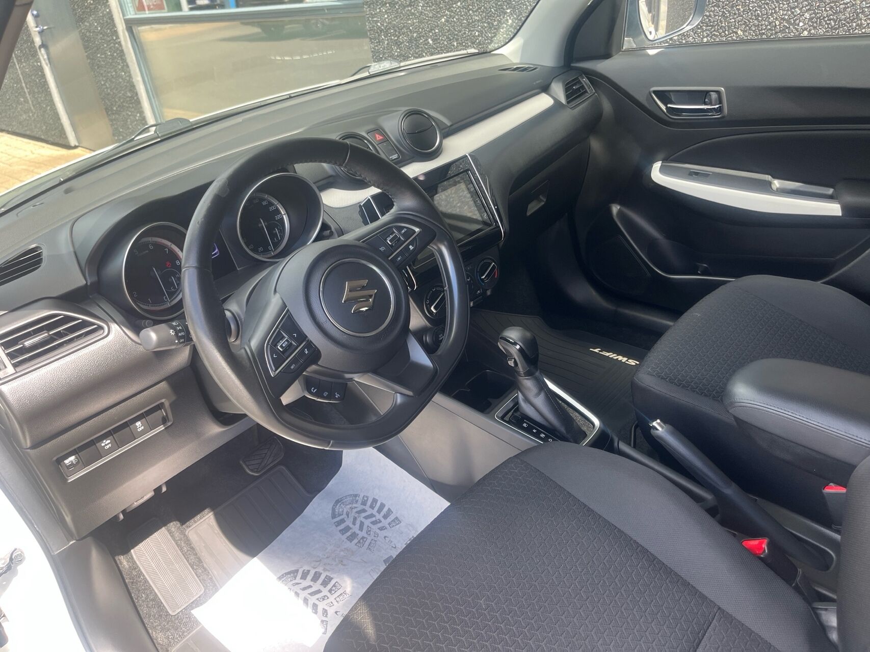 Billede af Suzuki Swift 1,2 Dualjet Action AEB CVT 90HK 5d Aut.