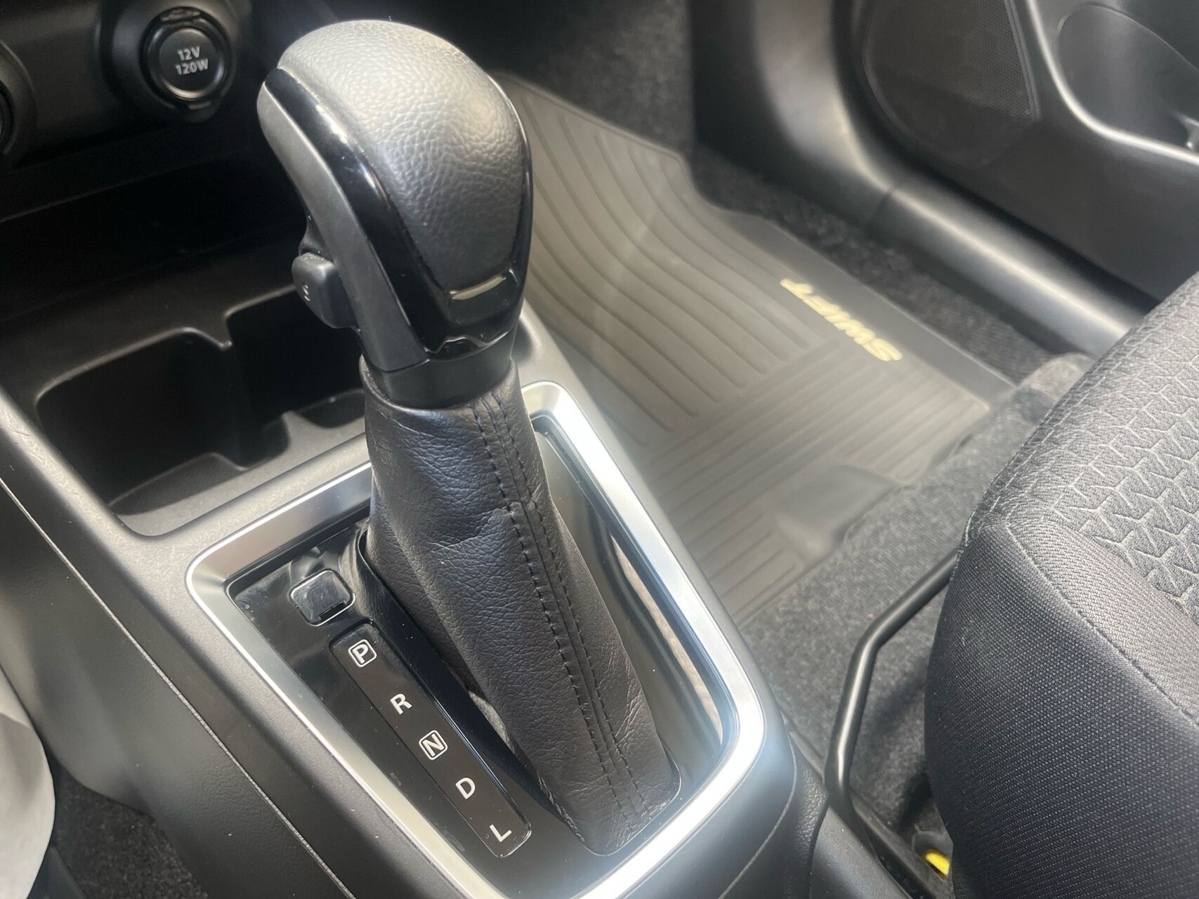 Billede af Suzuki Swift 1,2 Dualjet Action AEB CVT 90HK 5d Aut.