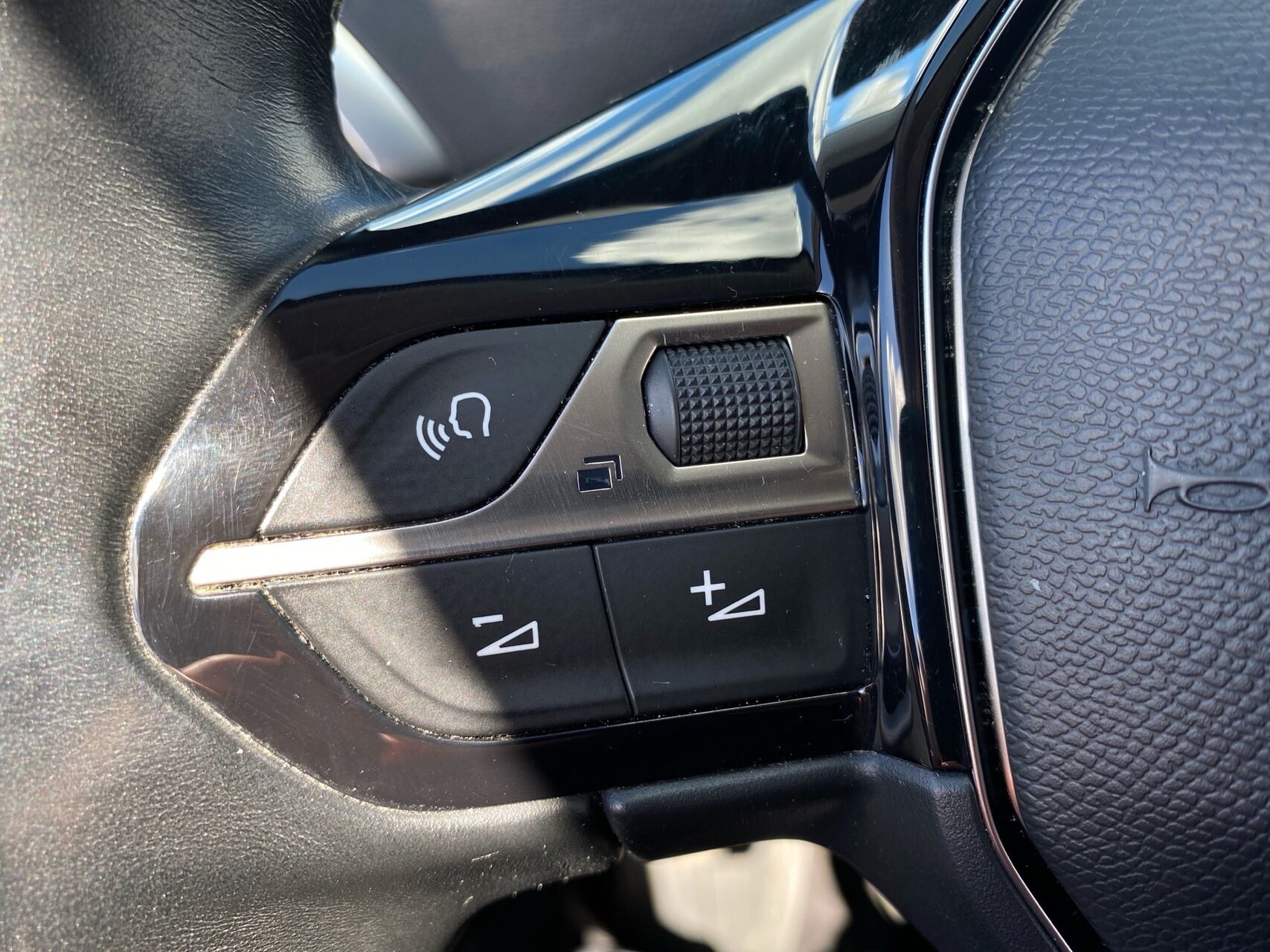 Billede af Peugeot 3008 1,2 e-THP Allure 130HK 5d 6g